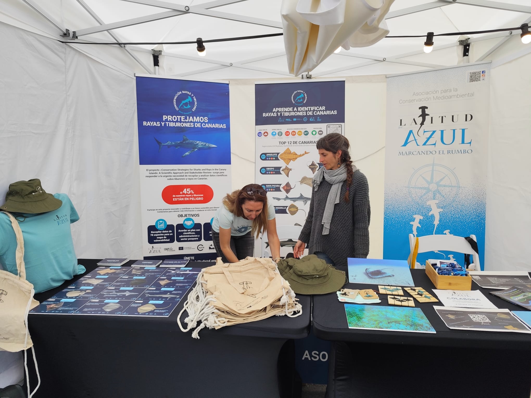Stand de Latitud Azul en FIMAR 2026